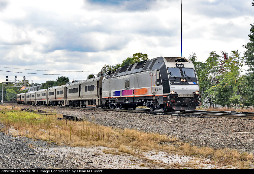 NJT 4513 on train 1113